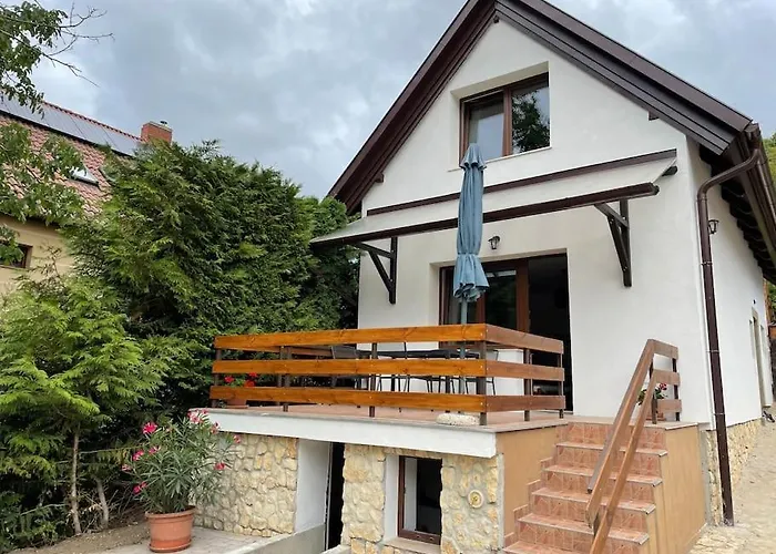 Valley Vendeghaz A Betekints-voelgyben בית נופש Veszprém